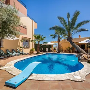 https://villa-palmera.balearic-islands.net